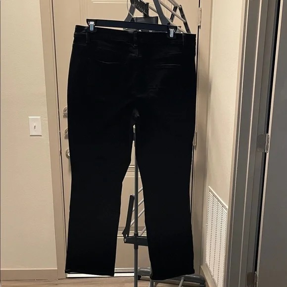 Maurices Women's Black Straight Leg Jeans - Picture 3 of 3